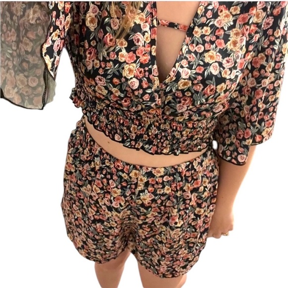 Ditsy Floral Shirred Flutter Sleeve Top & Shorts - Size L Cottagecore - Picture 1 of 15